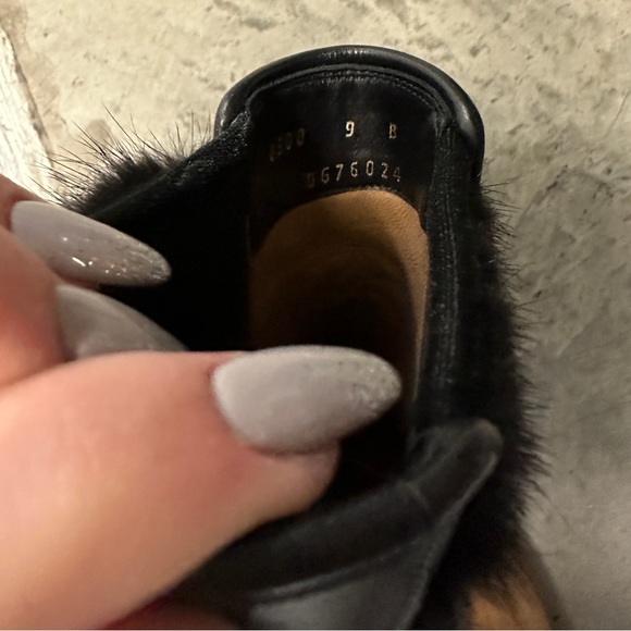 Salvatore Ferragamo Black heeled booties with fox fur accents - size US9 - Picture 2 of 3